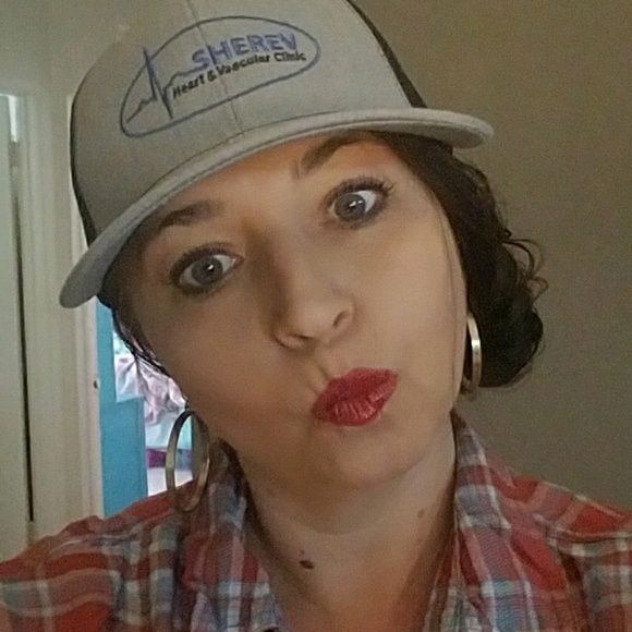 Meet your Posher, Heather - Picture 1 of 1